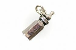 Charm feeding bottle